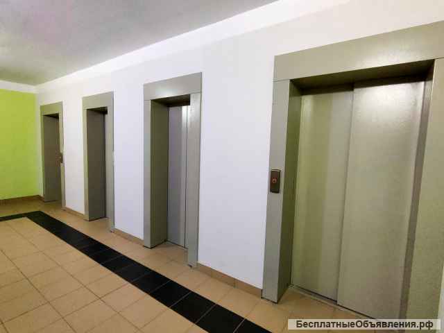 В продаже трехкомнатная квартира