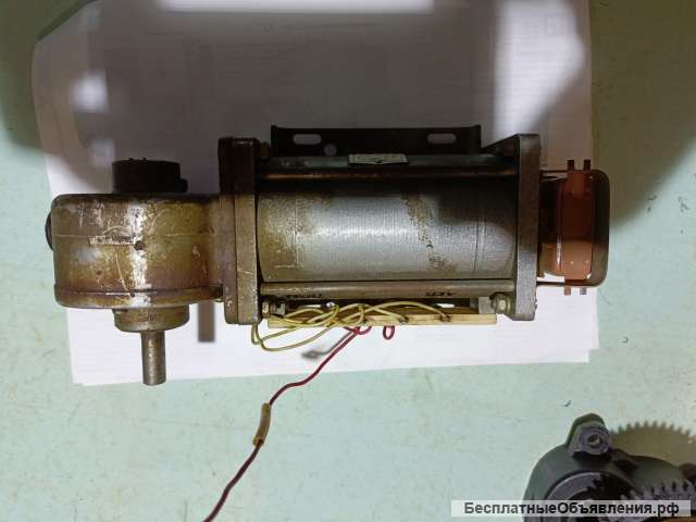 Редуктором с мотором 220 вольт с реверсом бу