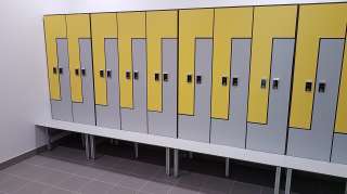 Шкафчики для спортивных раздевалок, влагостойкая мебель HPL для бассейна, шкафы для переодевания HPL