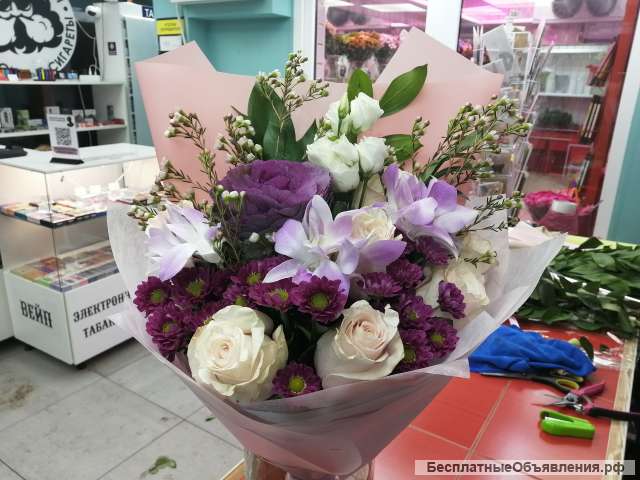 Букеты и корзиночки из живых цветов. Готовые и на заказ к любой дате