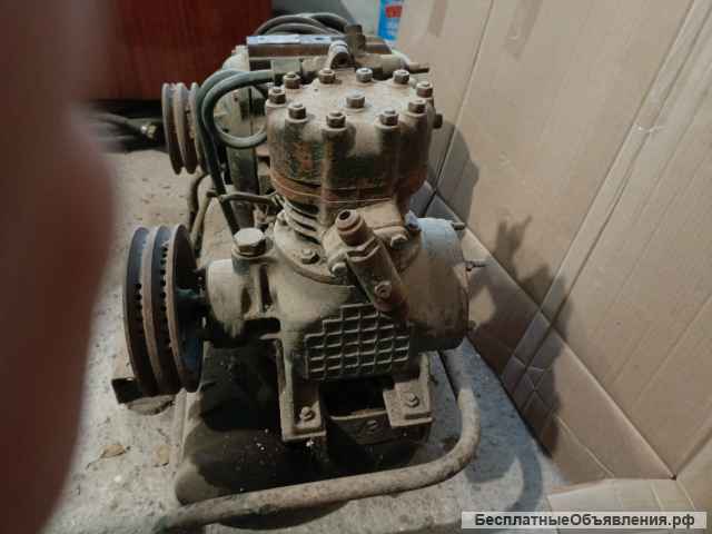 Компрессор входит мотор. компрессор. два рессивера.