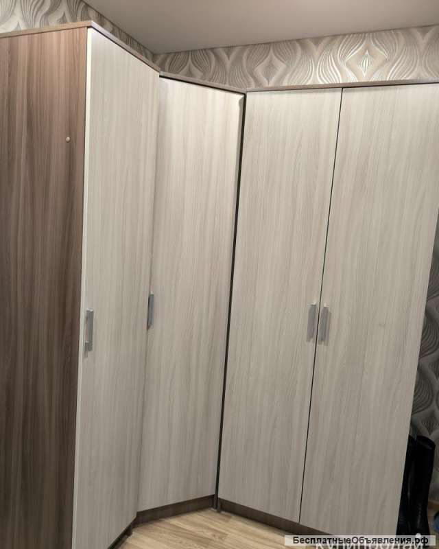 Угловой шкаф