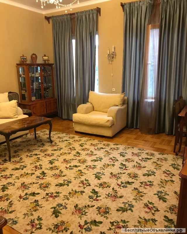 Бельэтажный дом в центре г.Сухум