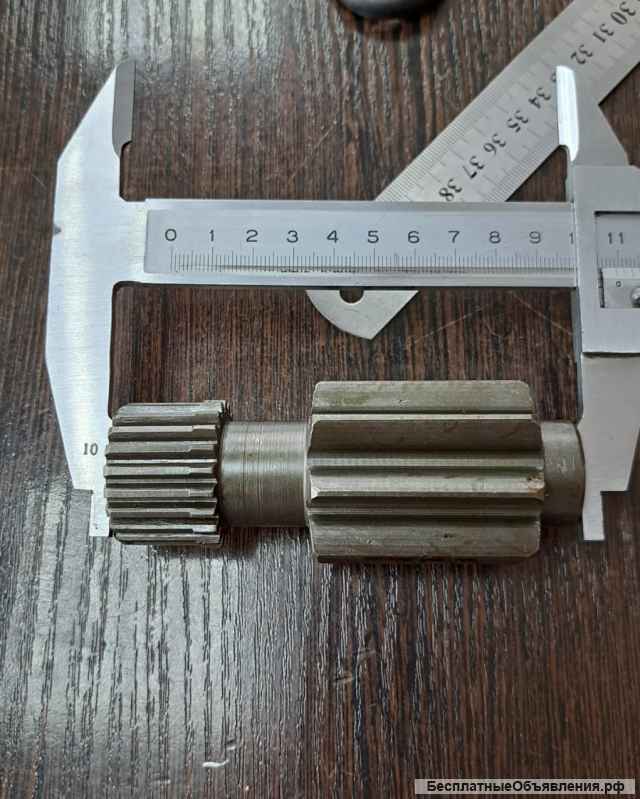 Вал редуктора хода R160LC-7 - XKAH-00349