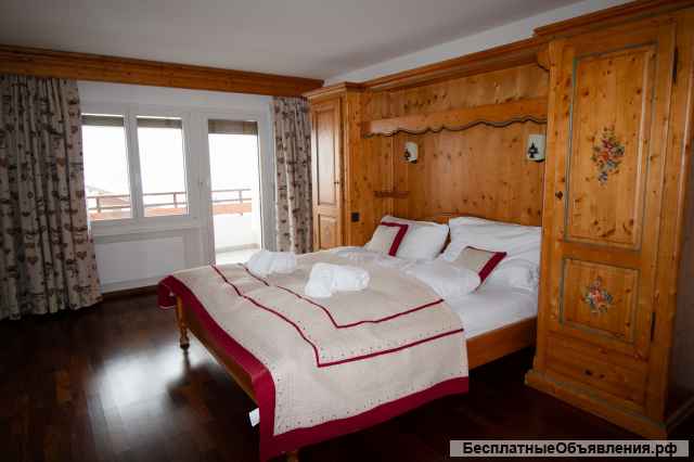 Резиденция GONENSTEIN, большая 2,5-комнатная квартира с 2мя балконами и камином