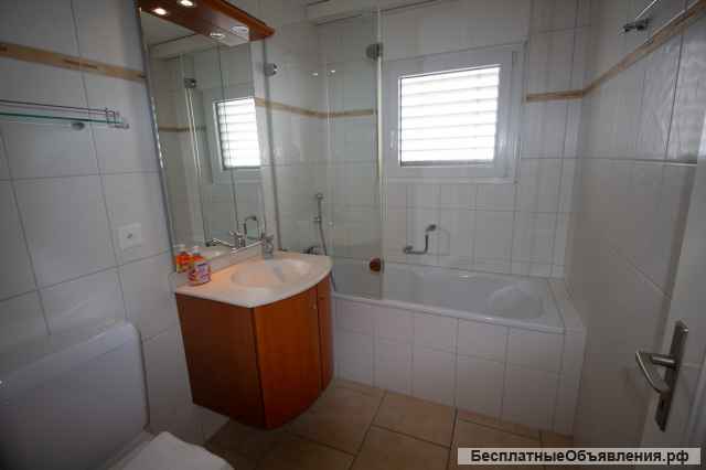 Резиденция GONENSTEIN, большая 3.5-комнатная угловая квартира с двумя балконами