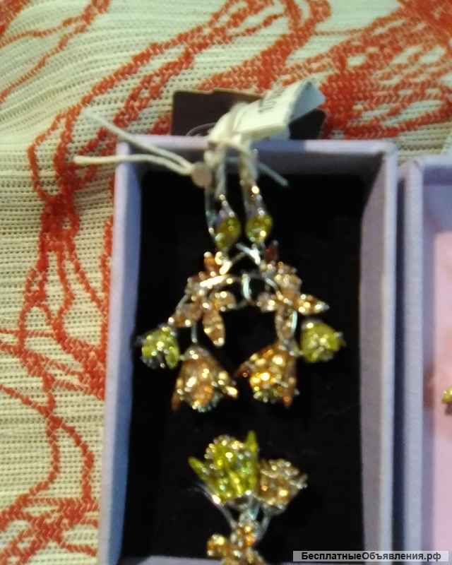 Изящный серебряный комплект