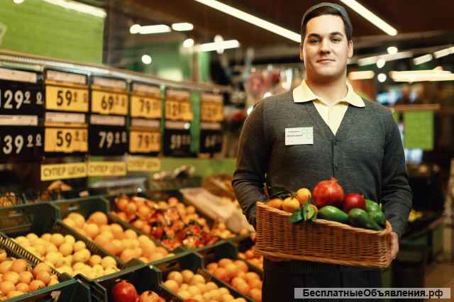 Разнорабочий в магазине продуктов