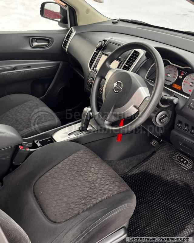 Nissan wingroad 2011 год A/T