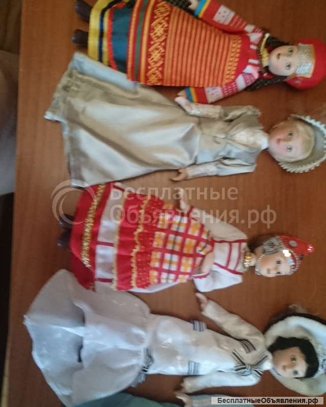 Куклы в костюмах народов мира