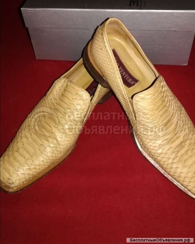 Ботинки из кожи питона