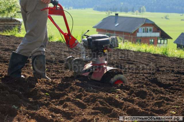 Вспашка земли мотокультиватором
