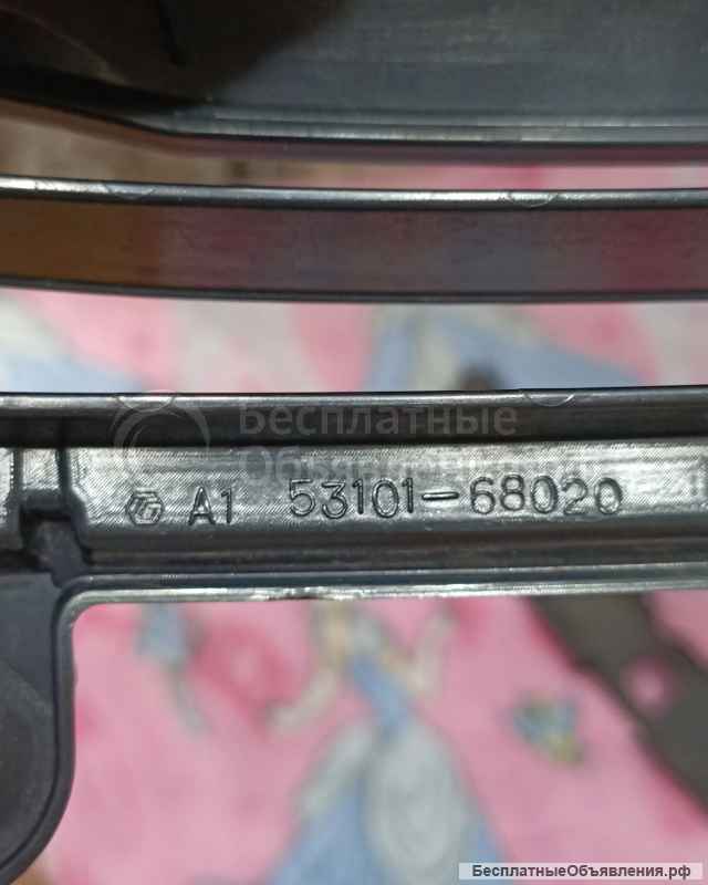 Решётка радиатора Тойота Виш