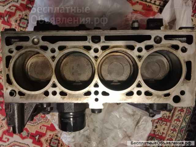 Блок цилиндров K4MD812 в сборе с поршневой