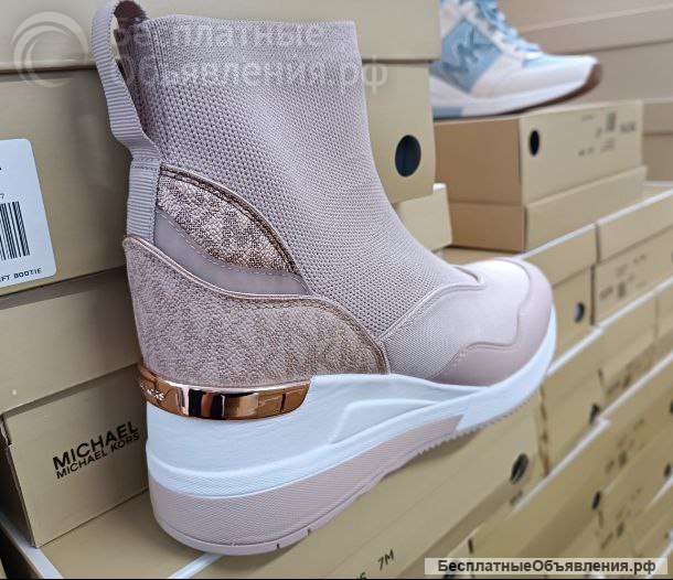 Оптом женская одежда обувь из Италии