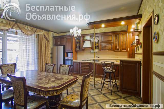 Двухэтажный дом с дорогим ремонтом