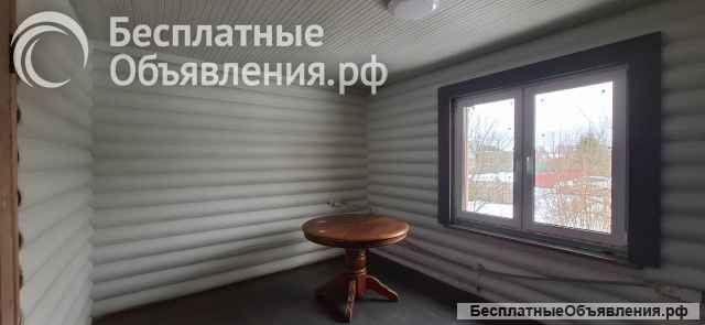 Большой бревенчатый дом с баней со своим выходом к реке в Гдовском р-не Псковской области