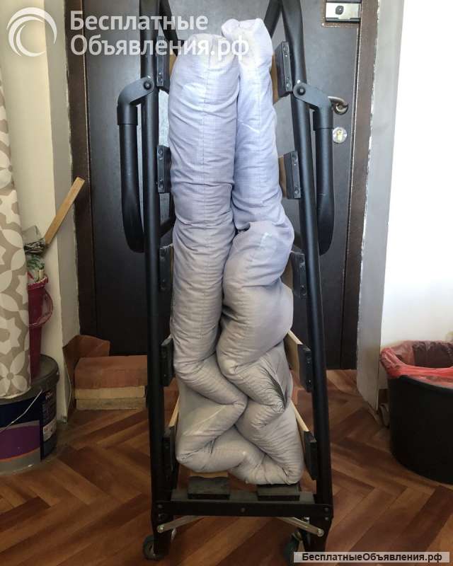 Раскладушка на колёсиках с матрасиком