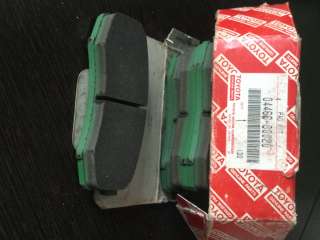 Новые тормозные оригинальные колодки 04466-60020Toyota