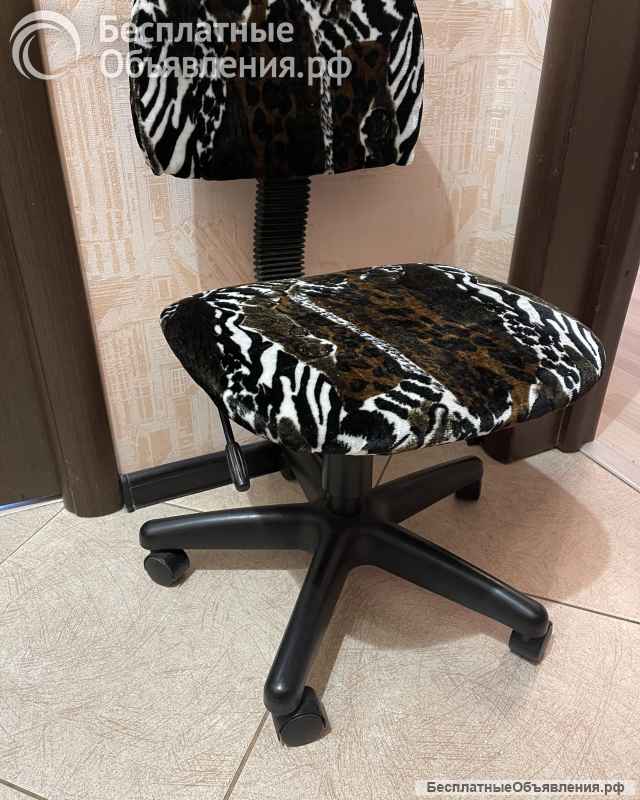 Кресло (почти новое)