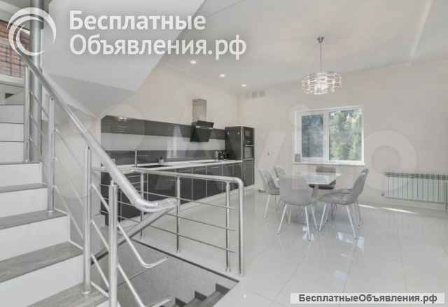 Дом 270кв м участок 8.5 сотки