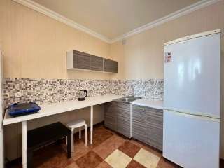 Кухня-мини с 2- столами