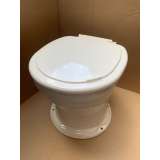 Унитаз дачный с сиденьем в комплекте