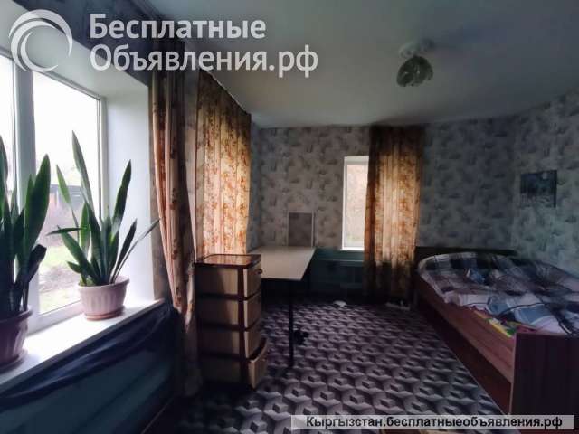 Дом, 2 комнаты, вдоль трассы, с. Чон-Арык, б/п