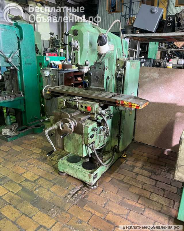 Станок вертикально-фрезерный 6Р10