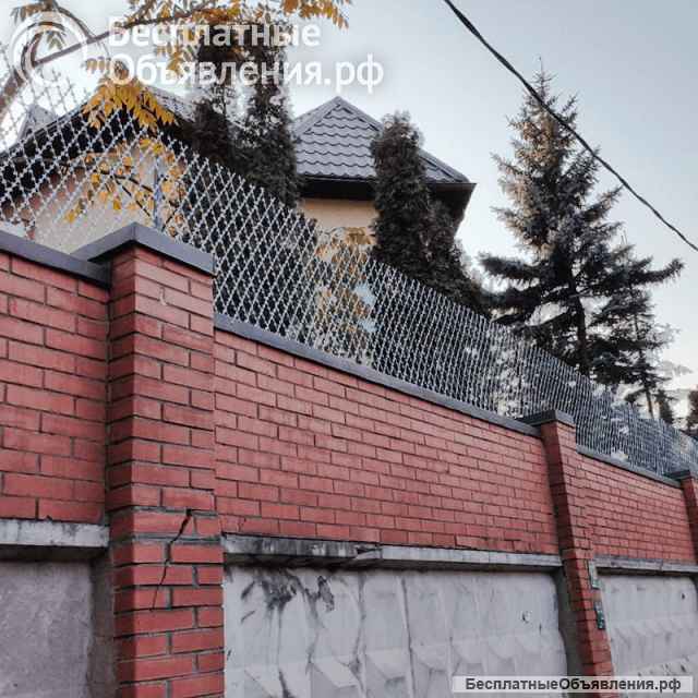 Своё производство и профессиональный монтаж колючих заграждений
