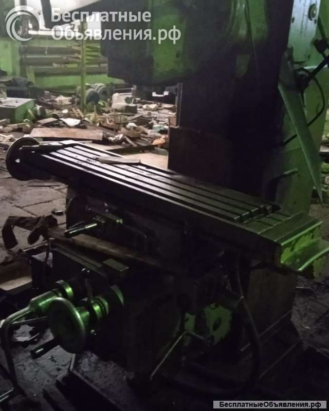 Станок вертикально-фрезерный 6Р11