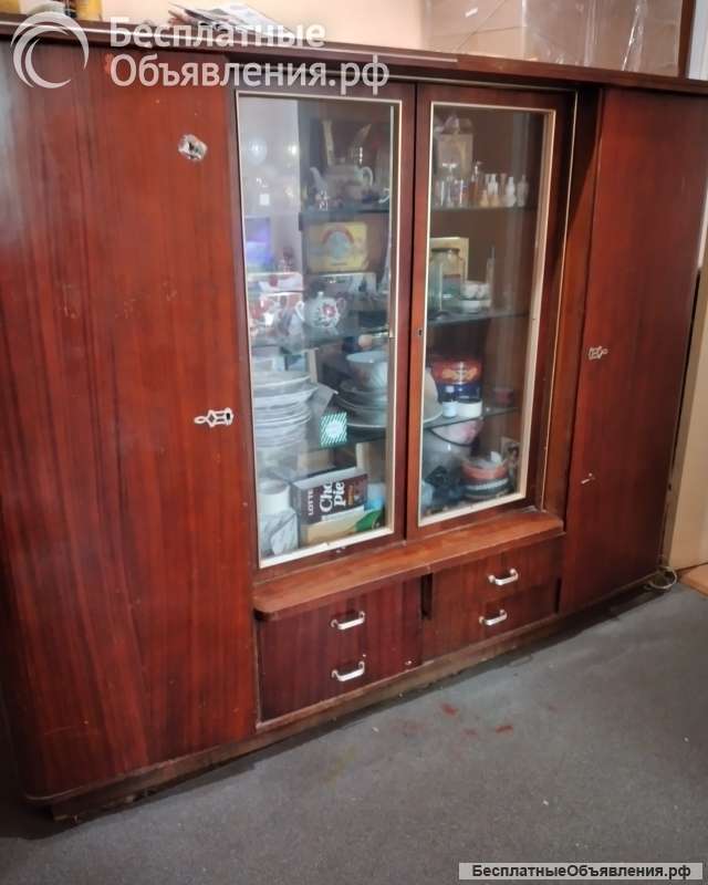 Шкаф-сервант