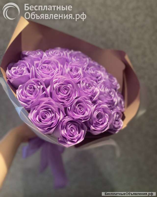 Розы из атласных лент