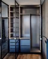 Современный шкаф с подсветкой