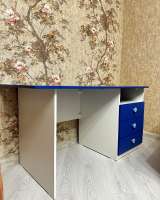 Письменный стол и пенал