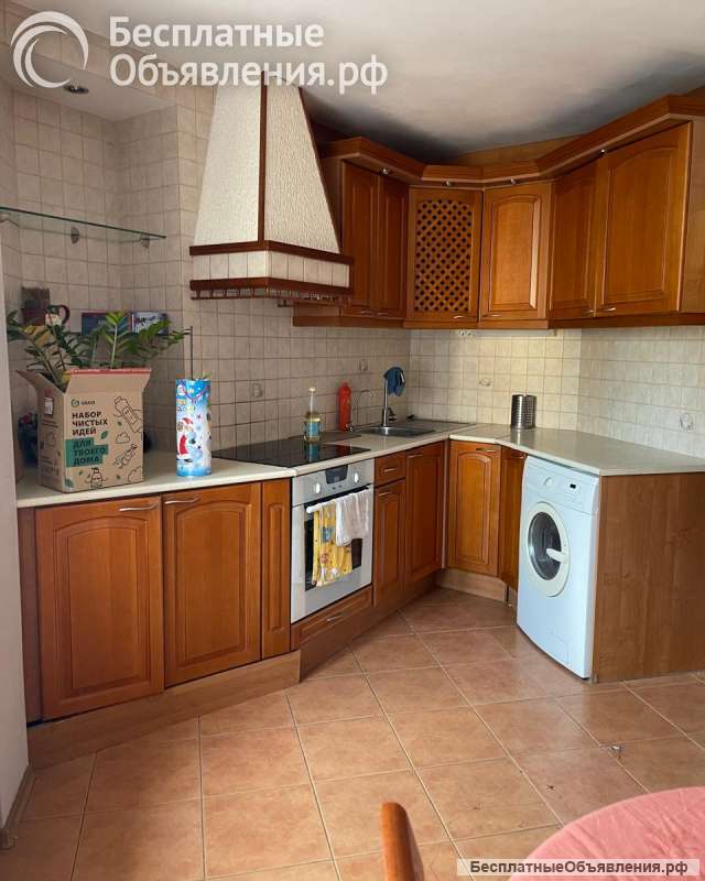 Сдаётся 3-к. кв. 100 кв. м в центре Выборга на Московском пр., 5/9 эт.