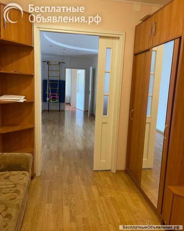 Сдаётся 3-к. кв. 100 кв. м в центре Выборга на Московском пр., 5/9 эт.