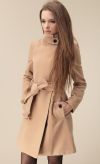 Совершенно новое пальто бежевого цвета