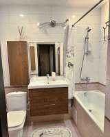 Сдается 3к.кв. пр. Чекистов 3/15кирп. 84 м. + терраса 60м.ремонт