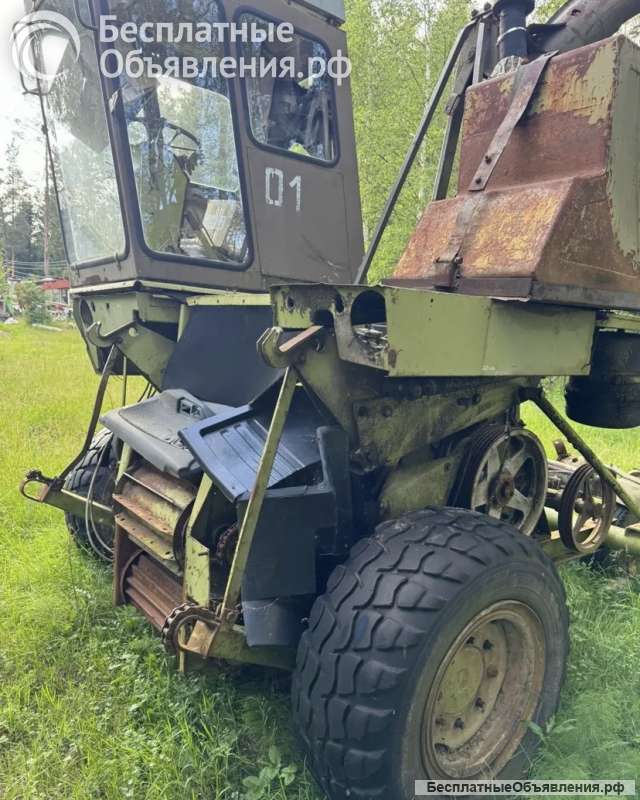 Кормоуборочный силосный комбайн Е-281