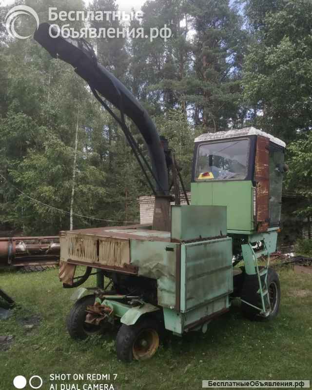 Кормоуборочный силосный комбайн Е-281
