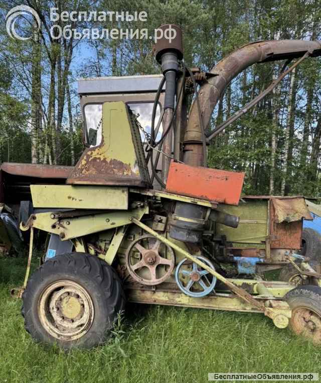 Кормоуборочный силосный комбайн Е-281