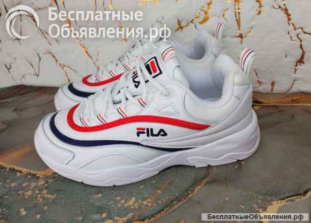 Кроссовки женские