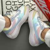 Кроссовки женские