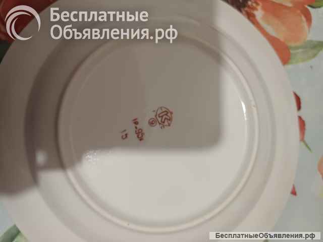 Салатница, тарелки новые Дулево