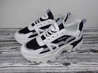 Кроссовки женские