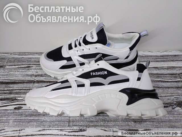 Кроссовки женские