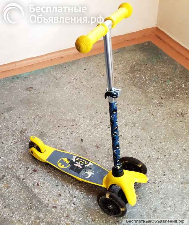 Самокат детский пластиковый, бу, в нормальном состоянии
