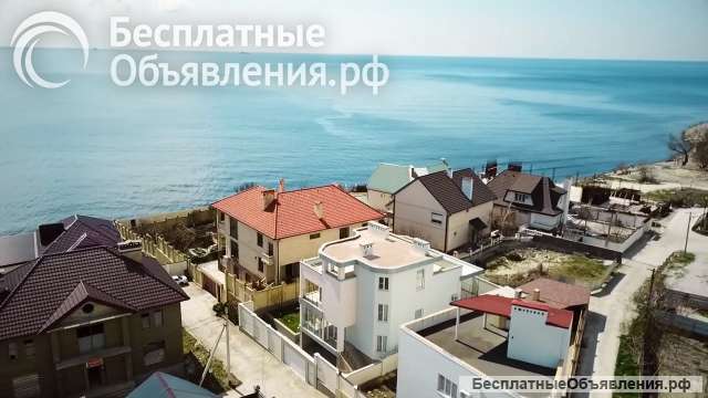Дом на берегу моря