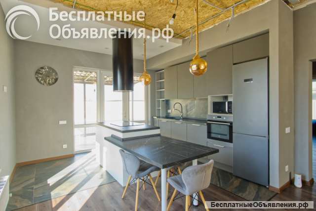 Дом со стильным оформлением и большим участком